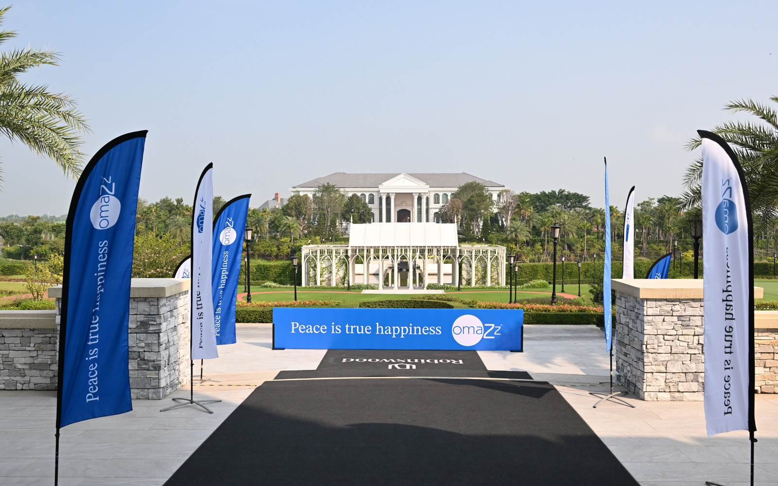 omazzxjeenovipgolfday1-1092