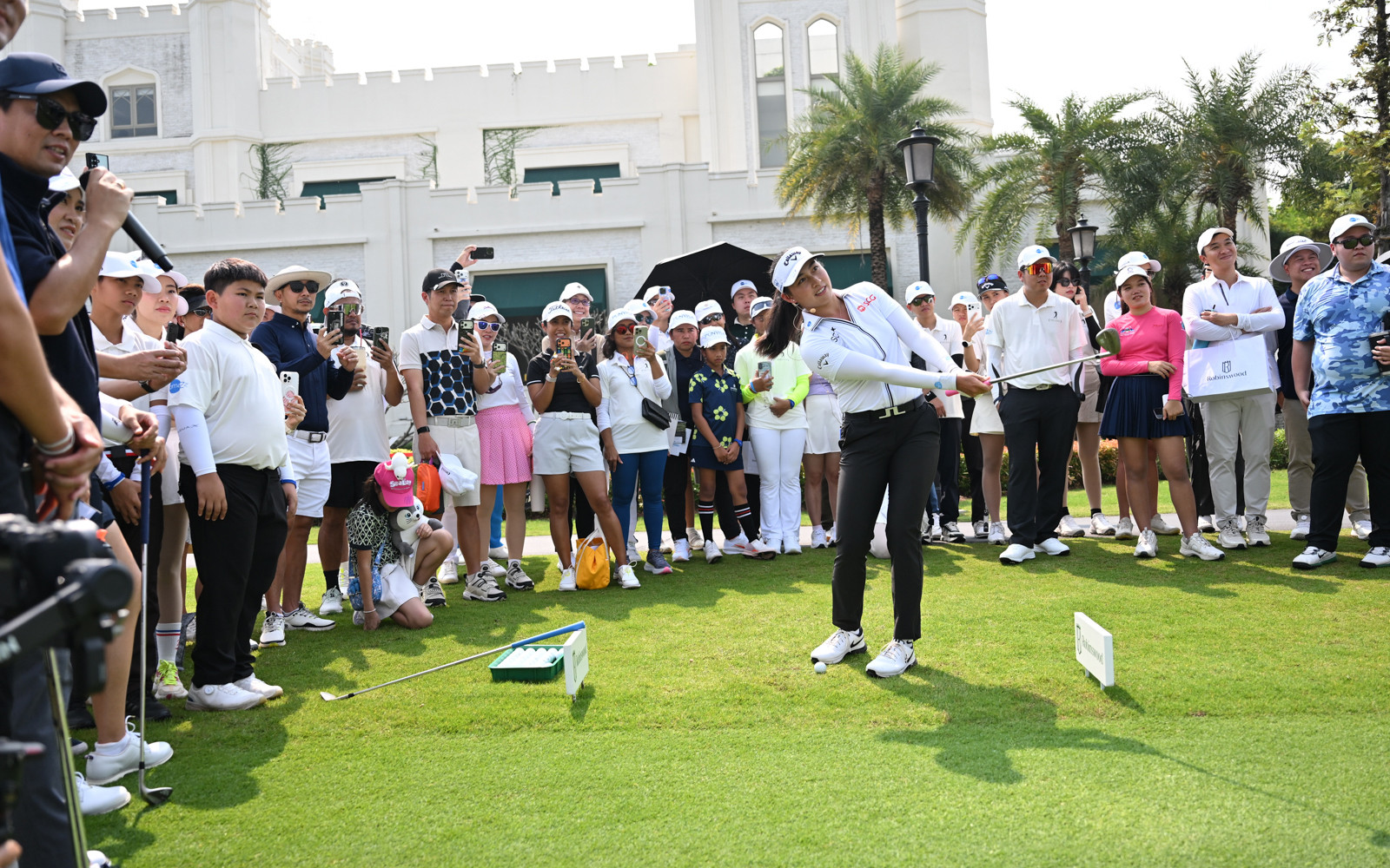 omazzxjeenovipgolfday1-1222